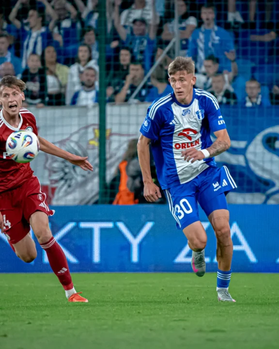 Raport kartkowy: Nowak cały czas zagrożony