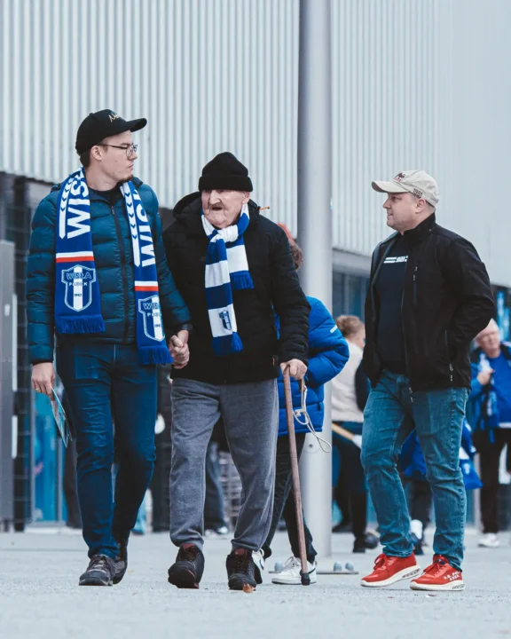 Najstarszy kibic w Polsce? Jan Galus udowadnia, że pasja nie zna wieku