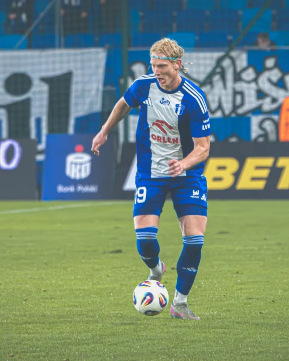 Raport kartkowy: Edmundsson i Ambros zagrożeni