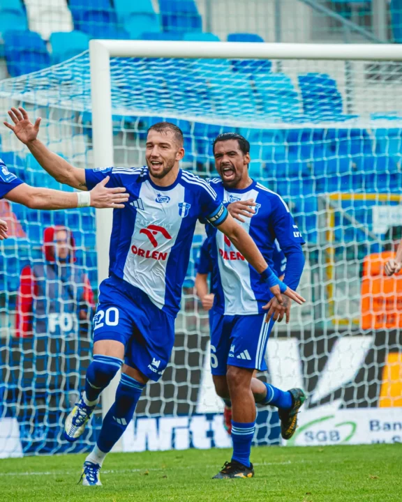 Napastnicy 25/26: Niezniszczalny kapitan