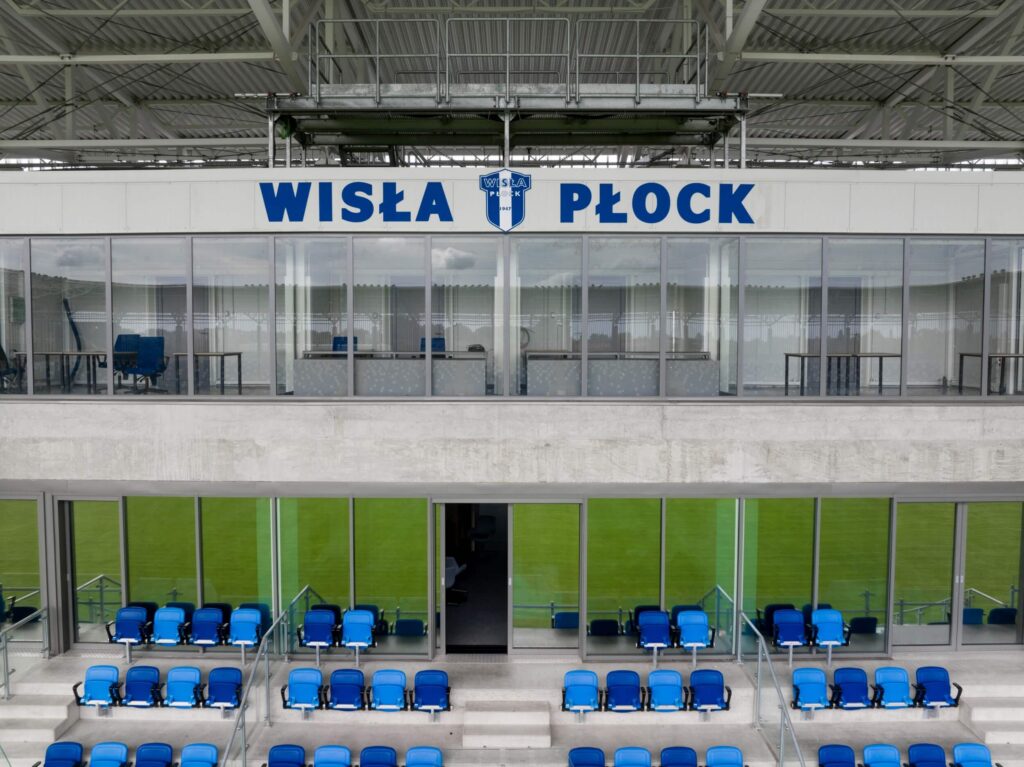 Wnętrze stadionu Wisły Płock